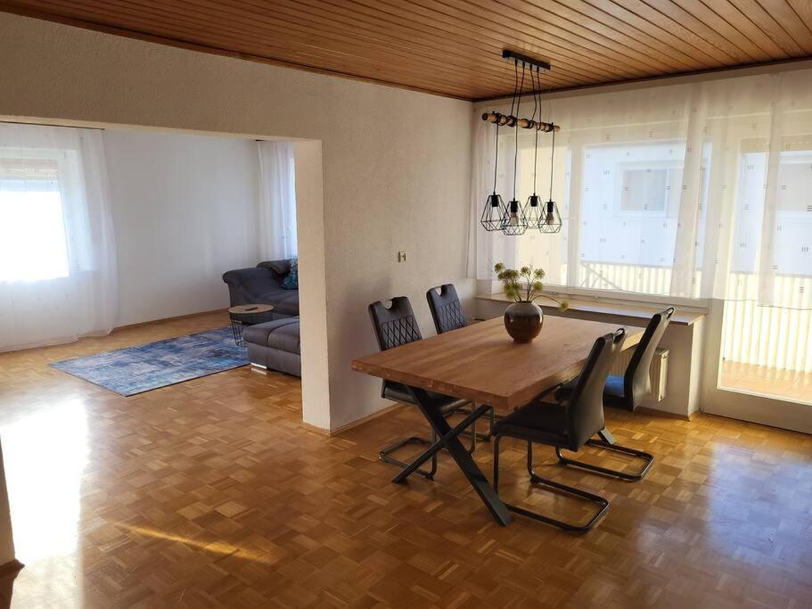Zentrale, Helle Ferienwohnung Crailsheim Exterior photo