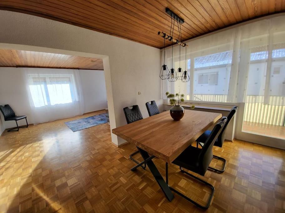 Zentrale, Helle Ferienwohnung Crailsheim Exterior photo